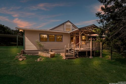 309 Riverside Dr, Pipe Creek, TX, 78063-6613 | Card Image