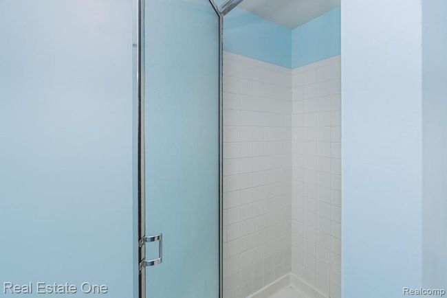 Primary Ceramic walk-in Shower | Image 13