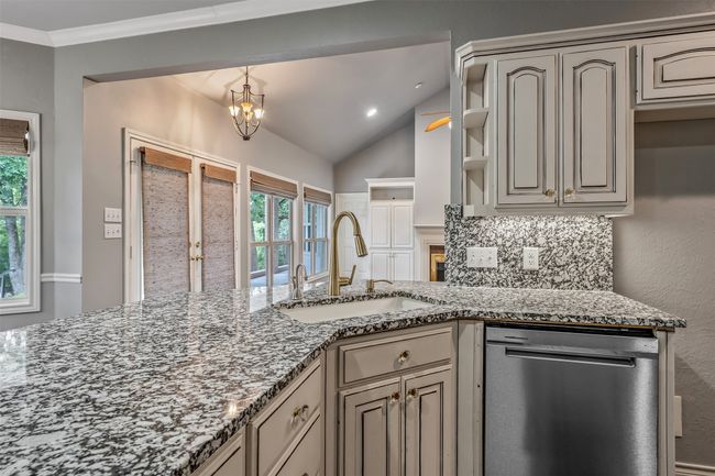 519 Hideaway Ln E, House other with 4 bedrooms, 3 bathrooms and null parking in Hideaway TX | Image 14