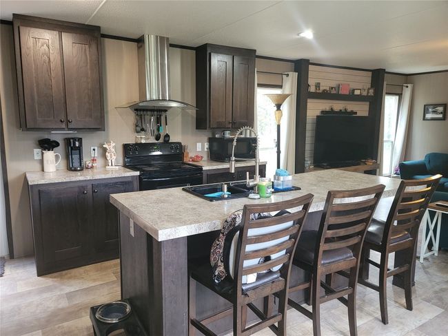 566 Herron Trl, House other with 2 bedrooms, 2 bathrooms and 10 parking in McDade TX | Image 8