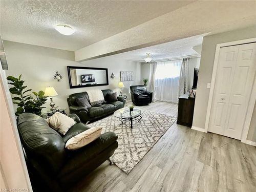 {{alt}} | Card Image