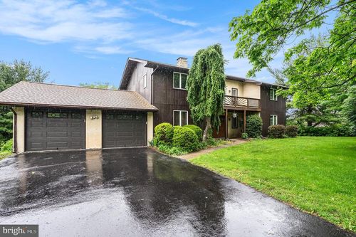 4811 Manor Way, East Greenville, PA, 18041-2639 | Card Image