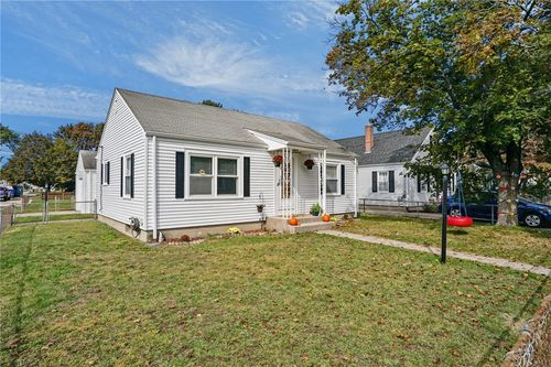 69 Burgess Ave, Pawtucket, RI, 02861-3043 | Card Image