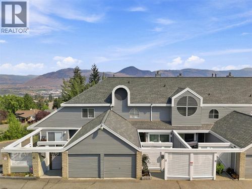 11-1795 Summit Dr, Kamloops, BC, V2E2E8 | Card Image
