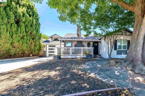 16004 Wellington Way, San Leandro, CA, 94578-1445 | Card Image