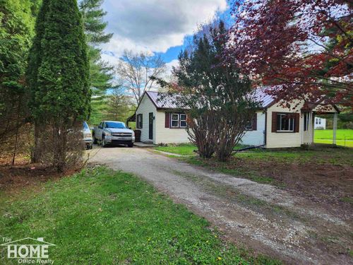 7405 W Lansing Road, Perry Township, MI, 48872 | Card Image