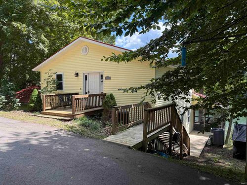 657 Patricia S-Side Lane, Bedford, IN, 47421 | Card Image