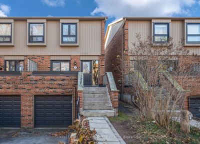 3 - 3122 Lakeshore Rd W, Condo with 3 bedrooms, 3 bathrooms and 2 parking in Oakville ON | Image 1