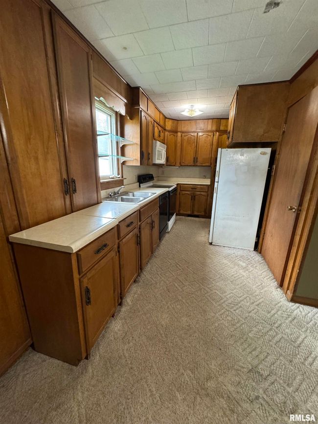 809 W Chestnut St, House other with 2 bedrooms, 2 bathrooms and null parking in Marion IL | Image 4