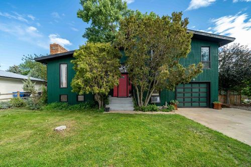 28 Noble Court Sw, Medicine Hat, AB, T1A4A3 | Card Image