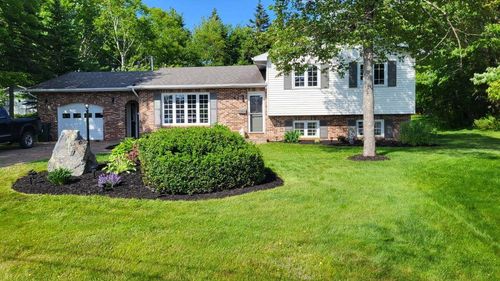 42 Bardmoor Cres, Sydney, NS, B1S3J6 | Card Image