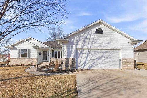 2060 Meadowview Street, KAUKAUNA, WI, 54130 | Card Image