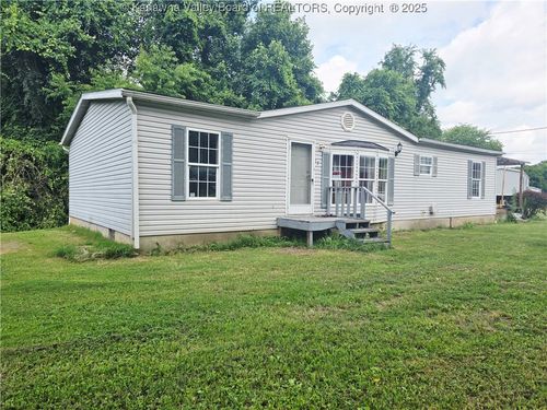 13 Preston Ln, Alum Creek, WV, 25003-5617 | Card Image