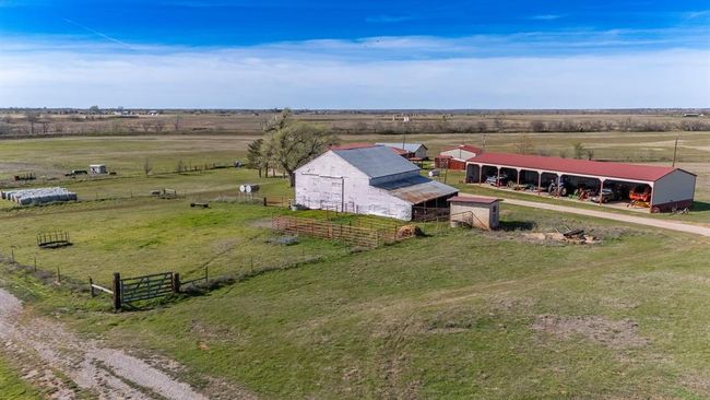 14460 N County Road 3070, House other with 4 bedrooms, 3 bathrooms and null parking in Lindsay OK | Image 5