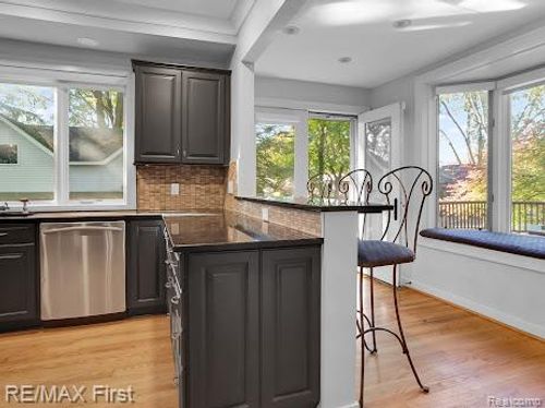 410 Crane Ave, Royal Oak, MI, 48067-1700 | Card Image