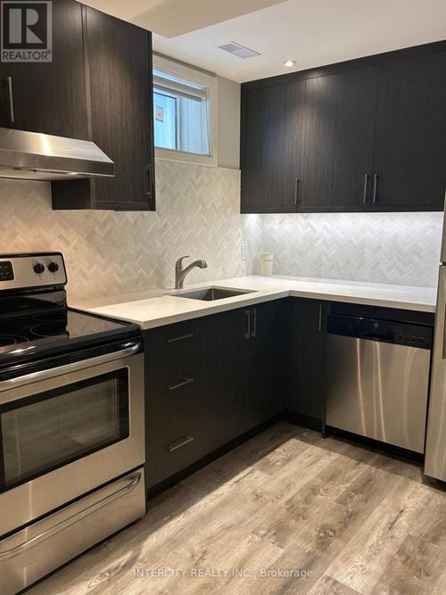 bsmt-10 Hopkins Cres, Bradford, ON, L3Z0R6 | Card Image