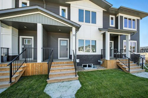 15 Gray Close, Sylvan Lake, AB, T4S0W4 | Card Image
