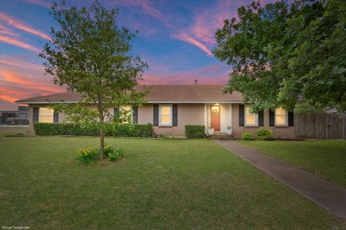 200 Karma Dr, Woodway, TX, 76712-9755 | Card Image