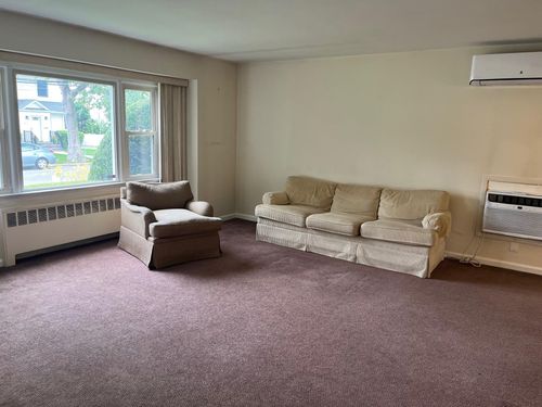 480 Pennsylvania Ave, Williston Park, NY, 11596-2364 | Card Image
