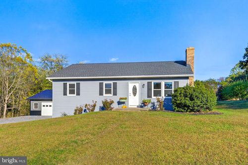 11 Valley Ranch Rd, SHERMANS DALE, PA, 17090-9549 | Card Image