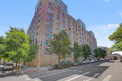 5w-68 Bradhurst Ave, New York, NY, 10039-3316 | Card Image