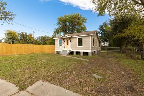 5210 Pickfair St, Houston, TX, 77026-1923 | Card Image