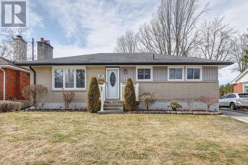 367 Beachwood Ave, London, ON, N6J3J9 | Card Image