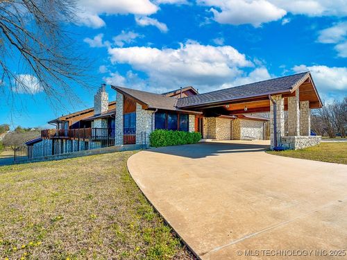 100 E Kings Rd, Ada, OK, 74820-8302 | Card Image