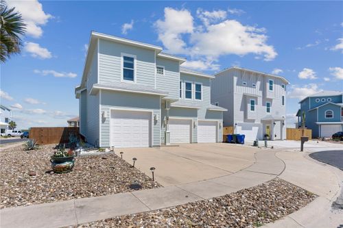 7557 Welkan Cv, Port Aransas, TX, 78373-4992 | Card Image