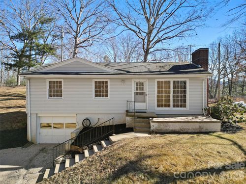 76 Maple Springs Rd, Asheville, NC, 28805-2034 | Card Image