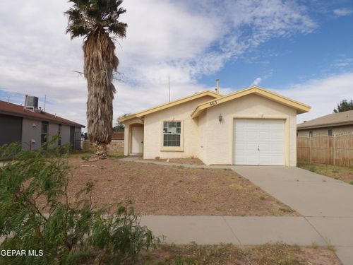 663 Danube Dr, Horizon City, TX, 79928-7418 | Card Image