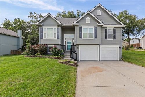 1100 Susan St, Kearney, MO, 64060-7570 | Card Image