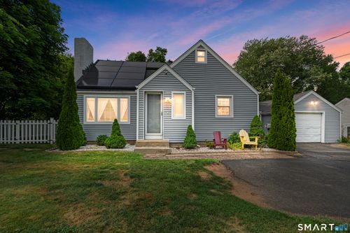 186 Cedar St, Newington, CT, 06111-2640 | Card Image