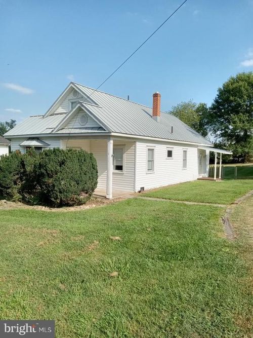 8611 Anderson Ave, MARSHALL, VA, 20115-3703 | Card Image