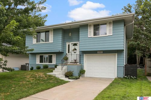 2305 Wildwood Pl, Lincoln, NE, 68512-1362 | Card Image