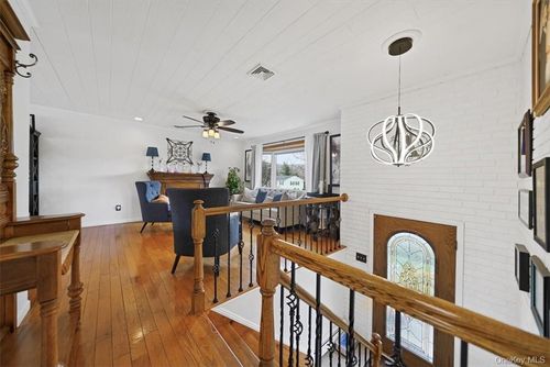 14 Oxford Ln, Harriman, NY, 10926-3009 | Card Image