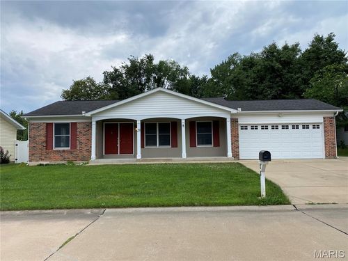 28 Countrywood Drive, St Peters, MO, 63376 | Card Image