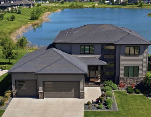 1467 75th Ave S, Fargo, ND, 58104-6466 | Card Image