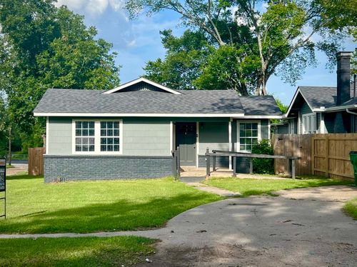 402 N St Mary, Carthage, TX, 75633 | Card Image