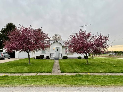 823 W Mansfield St, New Washington, OH, 44854-9403 | Card Image