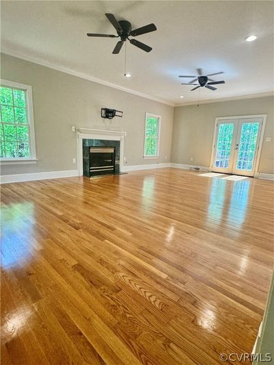 Beautiful floors, large and bright | Image 2