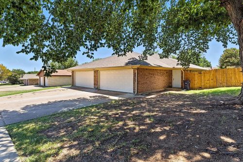 6907 W Cleburne Rd, Fort Worth, TX, 76133-6305 | Card Image