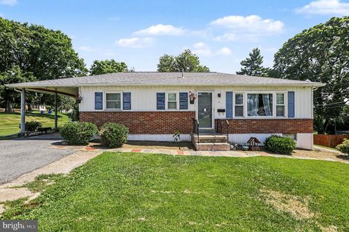 2 Hunter Ln, CAMP HILL, PA, 17011-2401 | Card Image