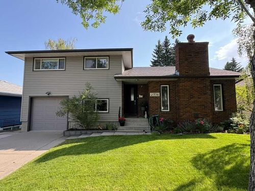 2536 Chicoutimi Dr Nw, Calgary, AB, T2L0W5 | Card Image