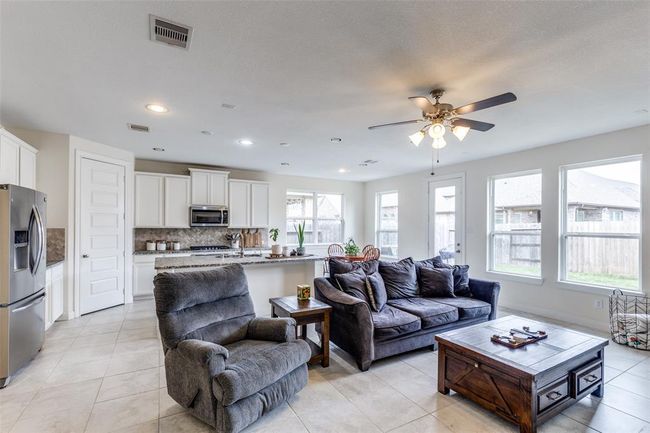 22610 Cutter Mill Dr, House other with 3 bedrooms, 2 bathrooms and 2 parking in Spring TX | Image 7