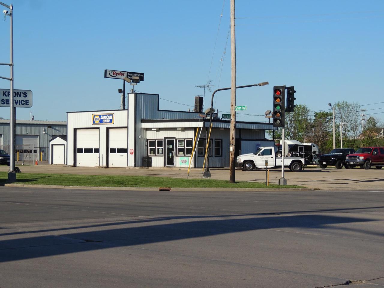 1108 Main St, Neenah, WI 54956