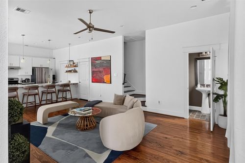 205 Riley Ln, Houston, TX, 77003-1543 | Card Image