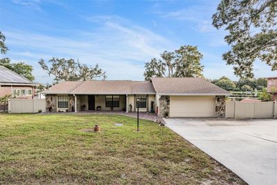 5413 Riverhills Drive, House other with 3 bedrooms, 2 bathrooms and null parking in Temple Terrace FL | Image 2