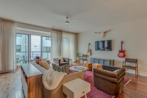 9-2106 9th Ave N, Nashville, TN, 37208-1187 | Card Image