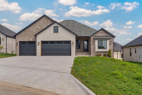2124 N Sun Valley Dr, Springfield, MO, 65802-9213 | Card Image